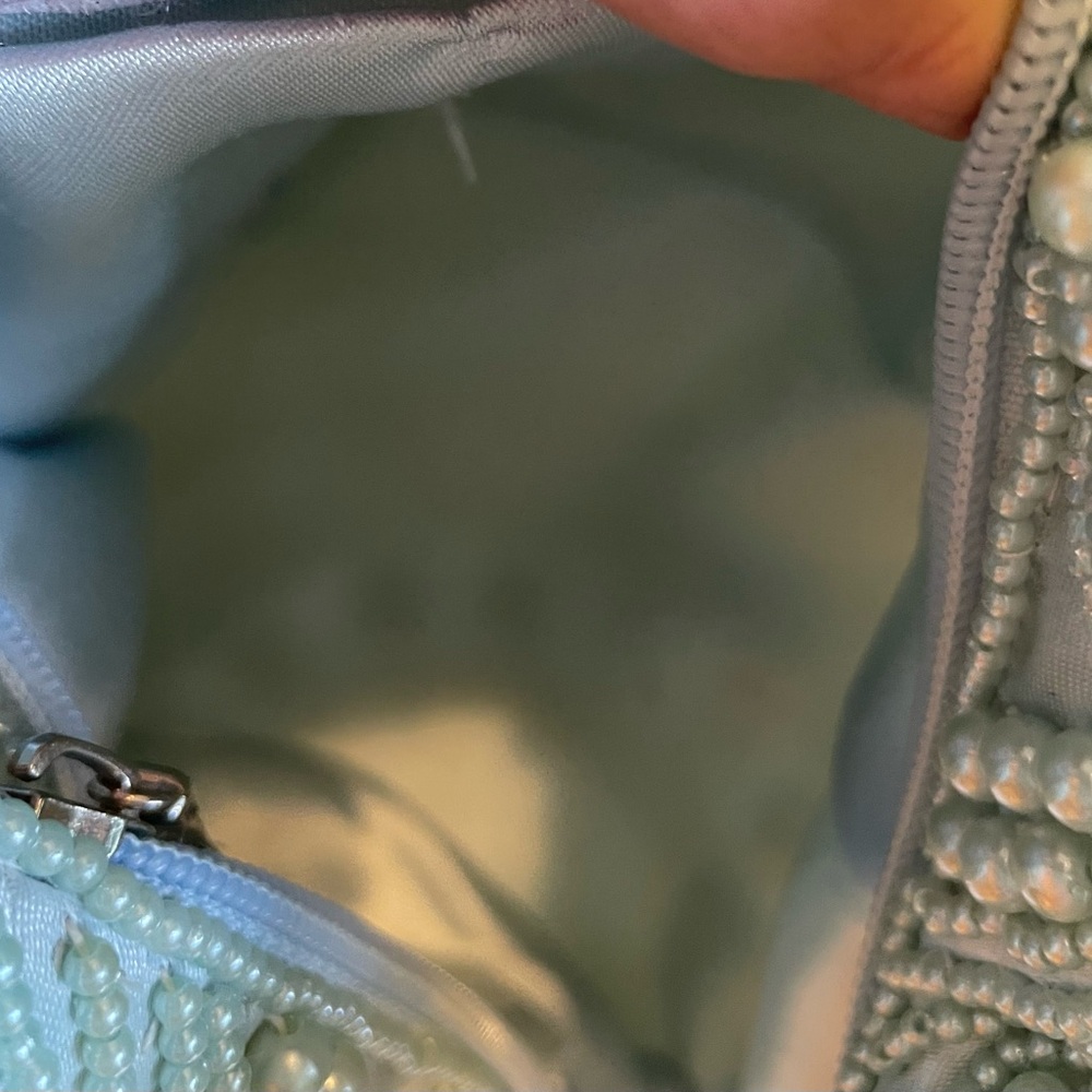 Chic Beaded Shoulder Bag in Light Blue - Picture 4 of 7